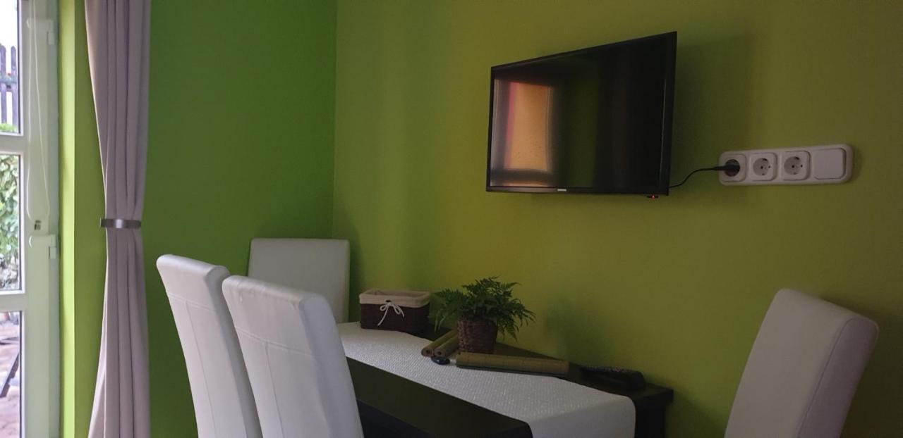 Topart Apartman Tapolca Exterior foto