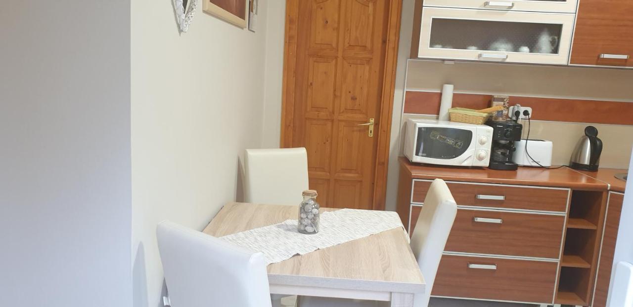 Topart Apartman Tapolca Exterior foto