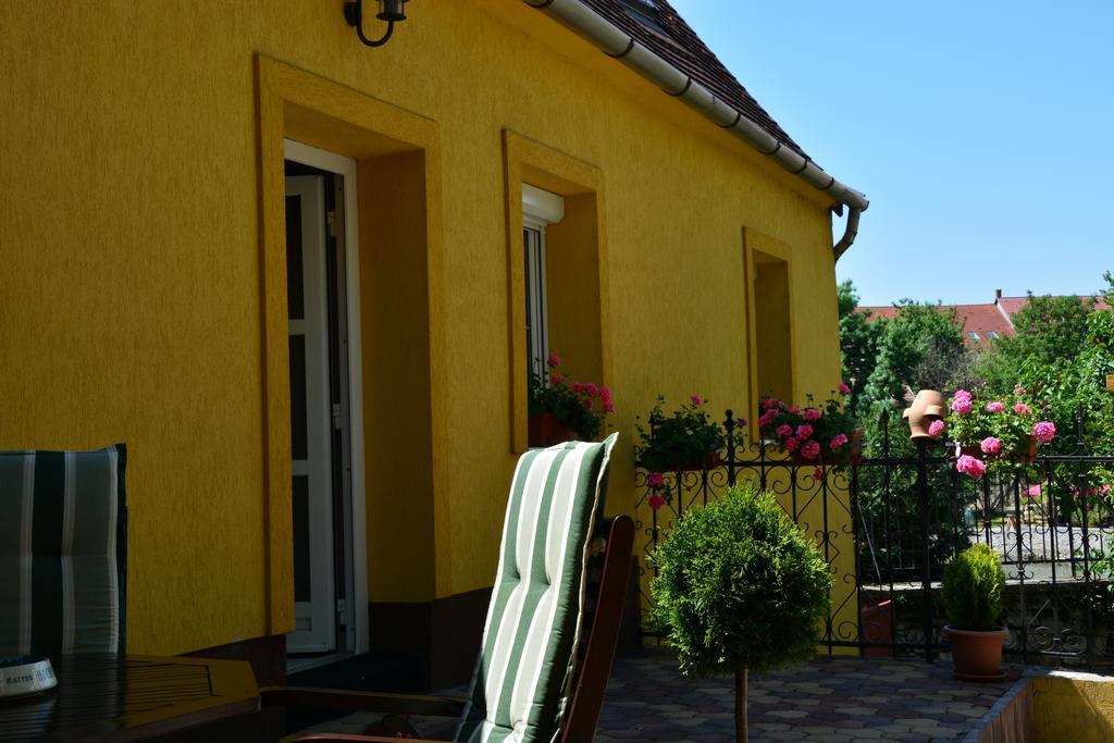 Topart Apartman Tapolca Cameră foto