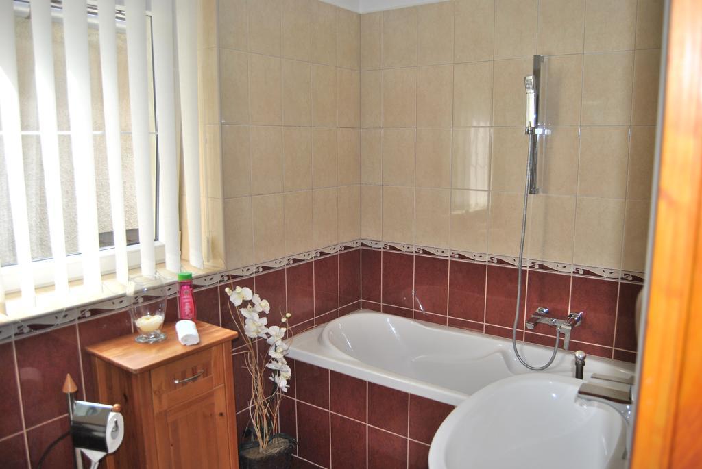 Topart Apartman Tapolca Cameră foto